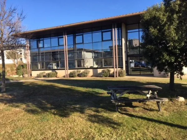 Bureau 526 m²