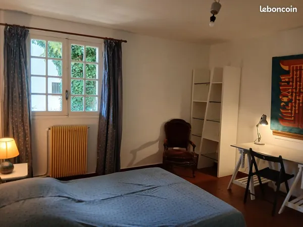 Jolie chambre dans grande maison