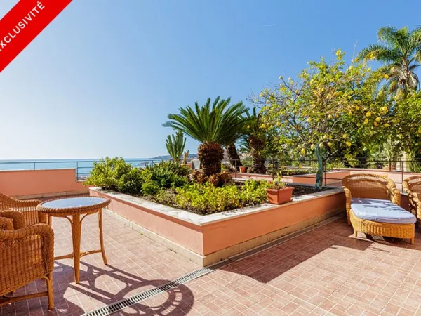 Appartement avec grande terrasse, vue mer et vieille ville de Me
