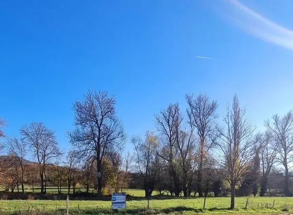 Terrain 2 800 m² - Vue dégagée - Rosières - Exposition