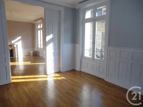 Appartement 6 pièces 182 m²