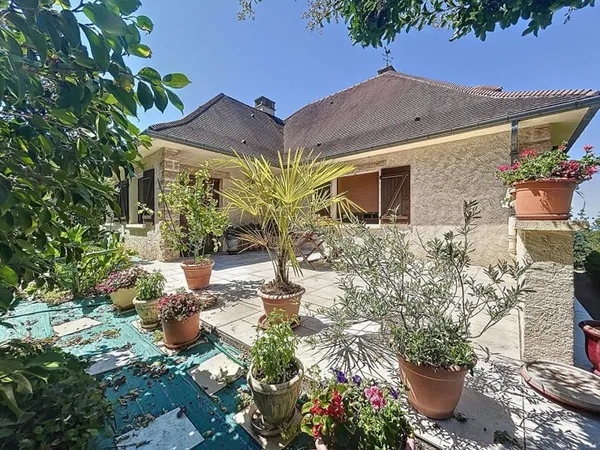 Maison 8 pièces 275 m²
