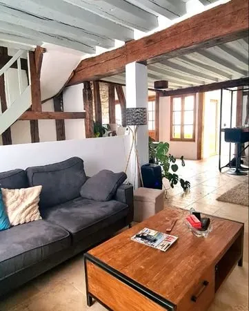 Maison dans l'amande avec jardin et garage