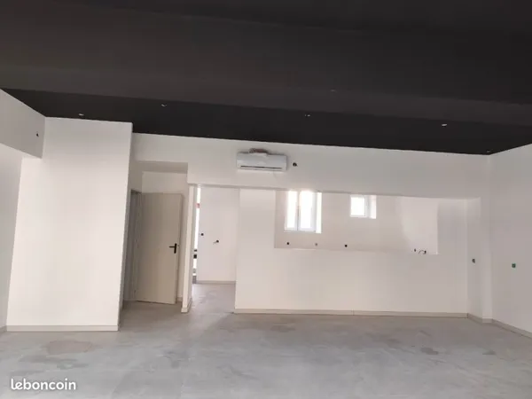 Commerce Location Pierrelatte  70m² 1000€