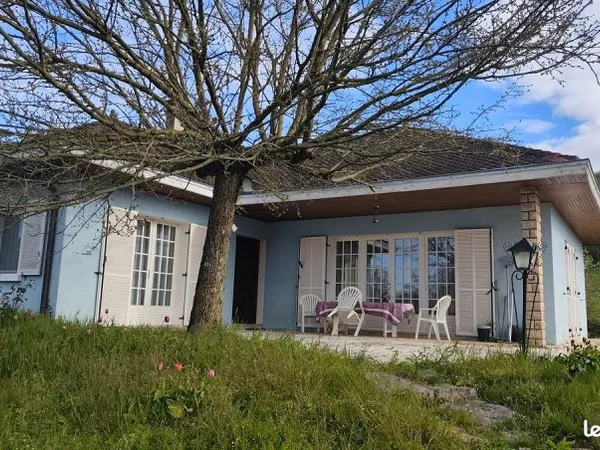 Maison avec grand terrain constructible fort potentiel