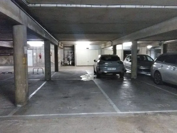 Parking 15 m²