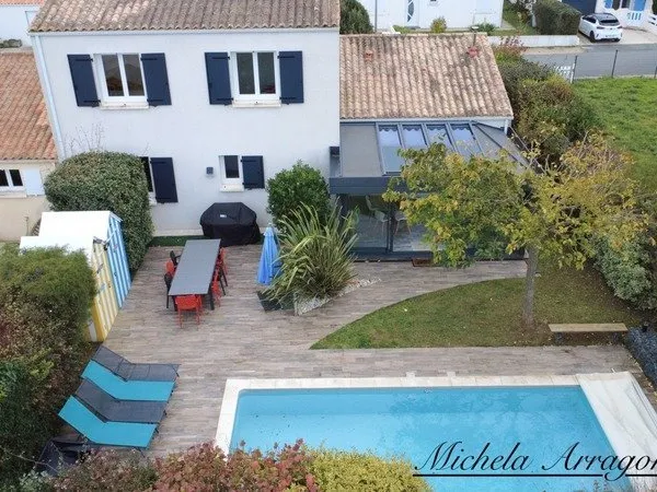 Maison à vendre 7 pièces PORT DES BARQUES (17)
