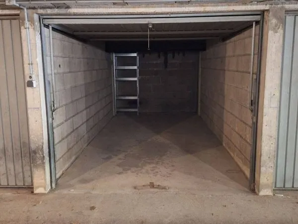 Parking 14 m²