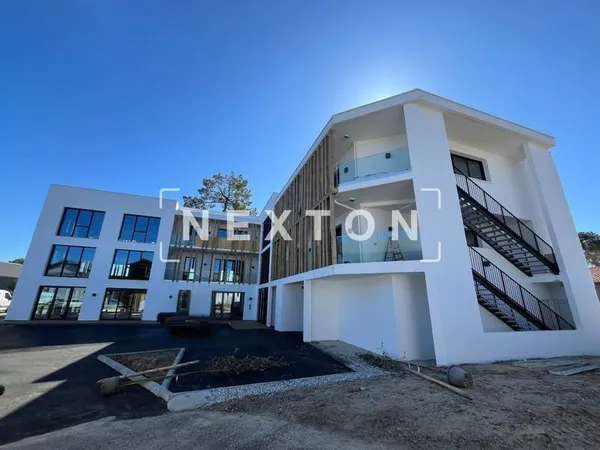 Bureaux 76 m²
