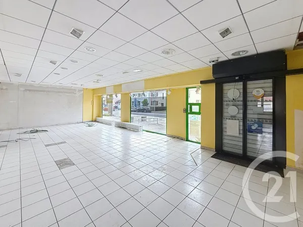 Local commercial 219 m²