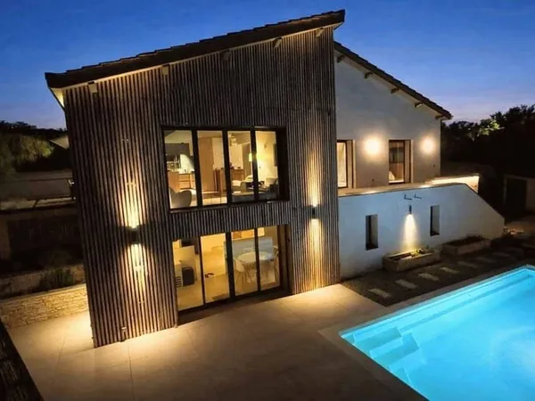 Maison 7 pièces 250 m²