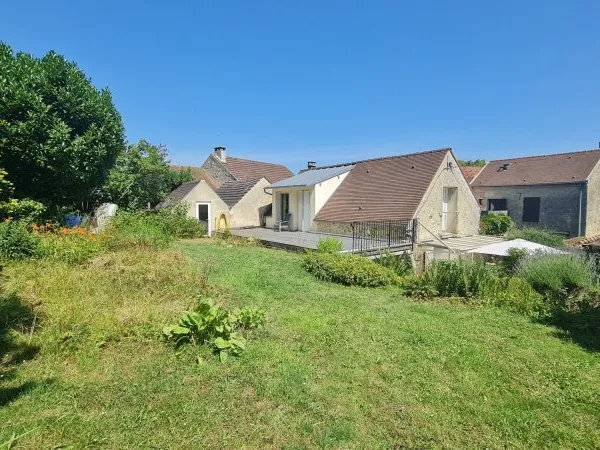 À vendre Maison de charme en meulière avec jardin et dépen
