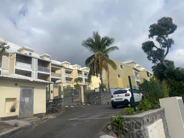 A louer Appartement 2 pièces 49 m² sur BELLE PIERRE (974)
