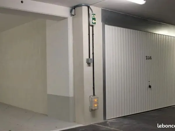 Garage individuel sécurisé - croix rousse Place Bertone