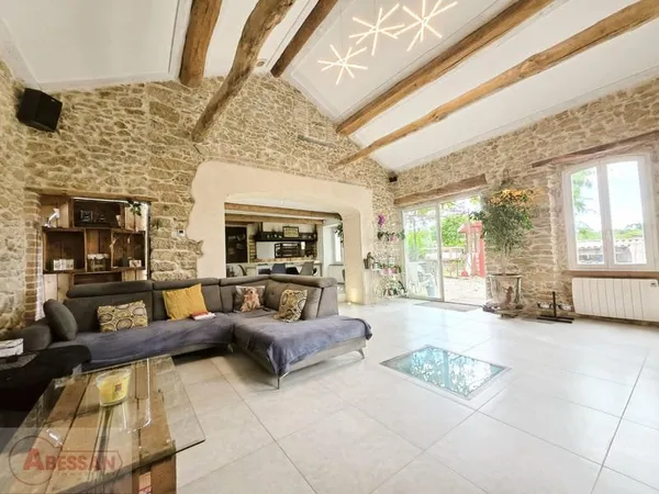 Maison et dépendances