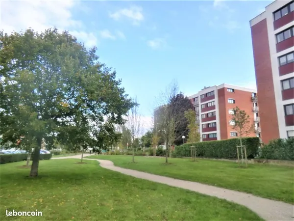 Grand appartement entièrement refait en centre ville