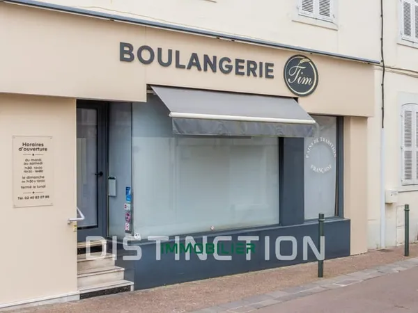 PORNIC - COEUR DE VILLE - LOCAL COMMERCIAL 50M2 - VITRINE
