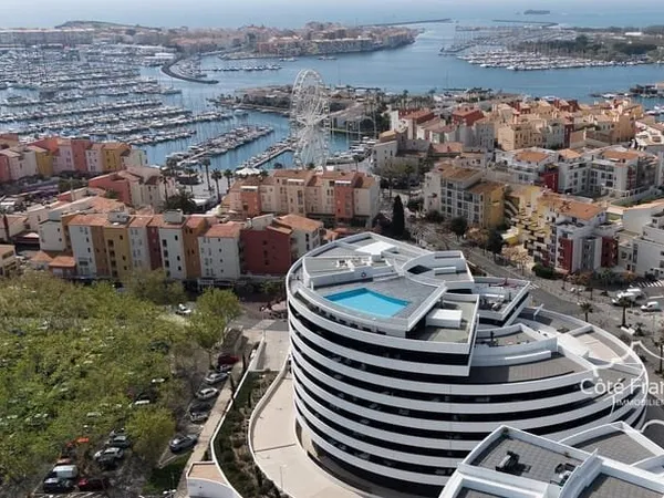 CAP D'AGDE MURS COMMERCIAUX LIBRES EMPLACEMENT No1 Rare