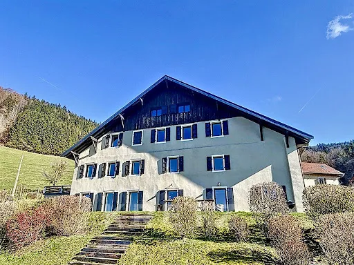Maison 11 pièces 450 m²