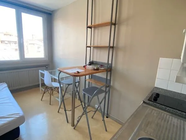 Studio meublé avec wifi chauffage et eau