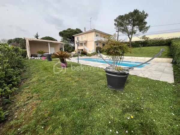 Maison 6 pièces 158 m²