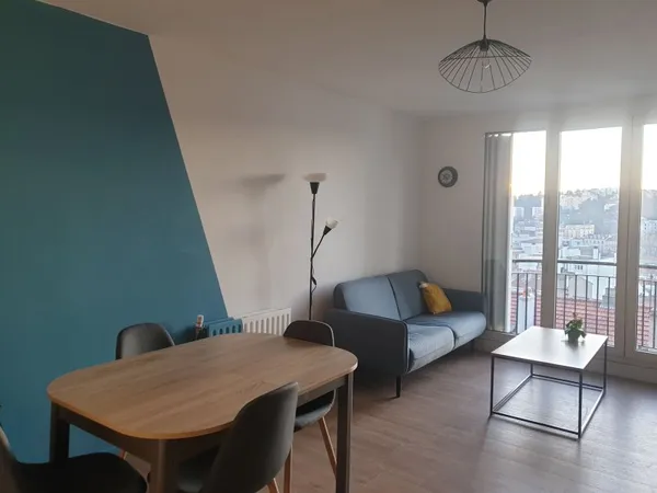 Loue chambre dans appartement