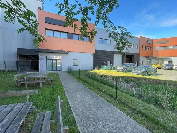 Local d'activité 850 m²