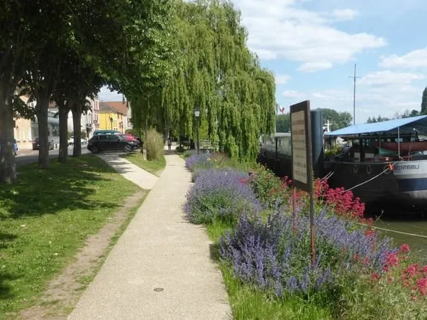 Immeuble avec restaurant Conflans Ste Honorine 300 m2