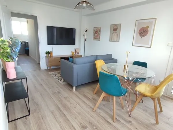 Colocation Dijon 1/ 3 chambre disponible - proche Tram Poincaré
