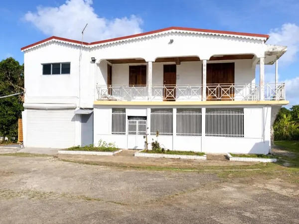 Bas de villa F3 spacieux