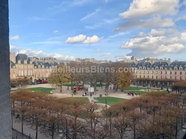 Exceptionnel duplex Place des Vosges