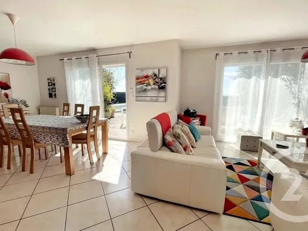 Vends maison traditionnelle - 128.3m² - 7 pièces, 5 chambres - St Nolff 56250