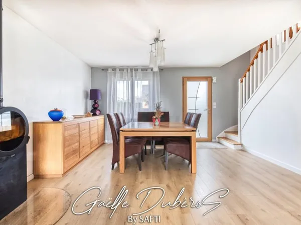 Agréable maison 4 chambres avec garage *** Pré visite 3D disponible sur demande***