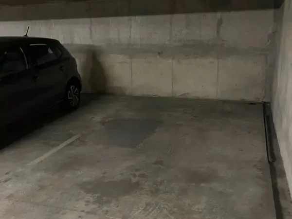 Loue parking - 12m² - Asnières (rue frêre chausson)