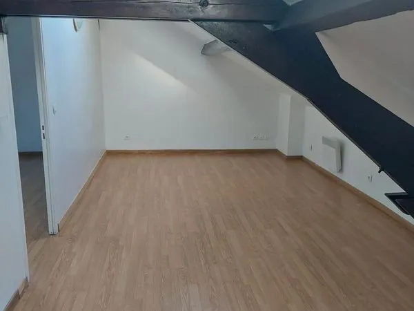 700 Hors charges Location appartement