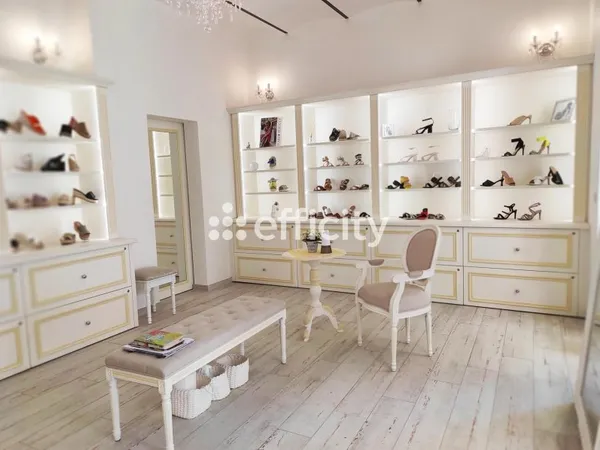 Local commercial 3 pièces 61 m²