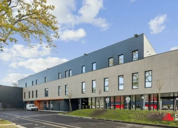 Local d'activité 583 m²
