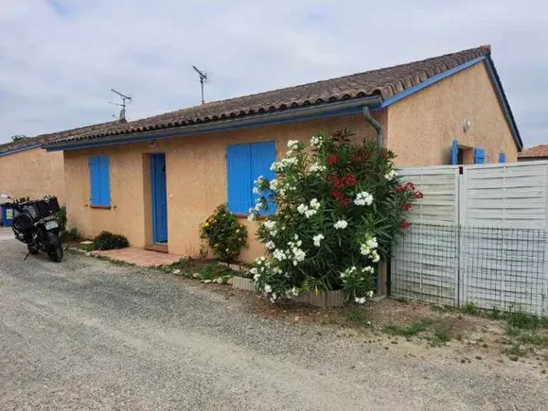 VILLA DE TYPE 4 DE 94 M2 DE PLAIN PIED CENTRE VILLE AVEC JARIN CLOS ET GARAGE