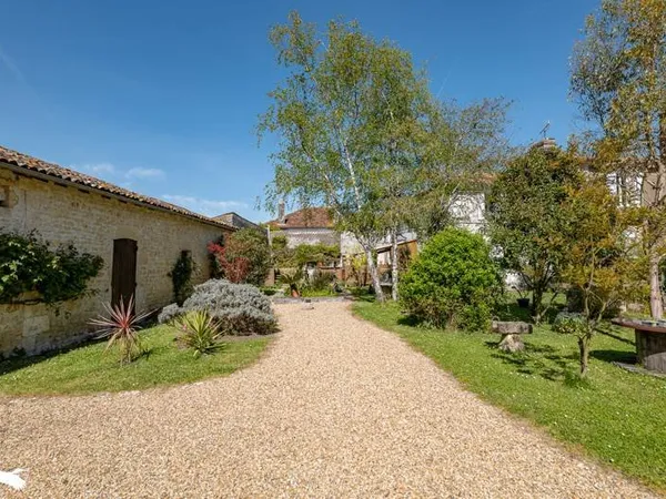 Maison charentaise 6 pièces 154 m²