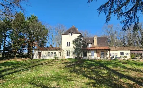 Superbe maison en pierre ! 6 chambres ! 11 761 m² de terrain !