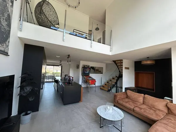 Maison 6 pièces 180 m²