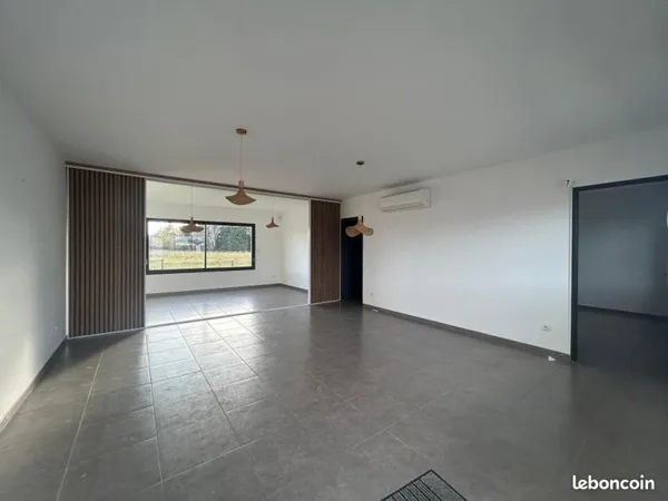 Bureau 77 m²