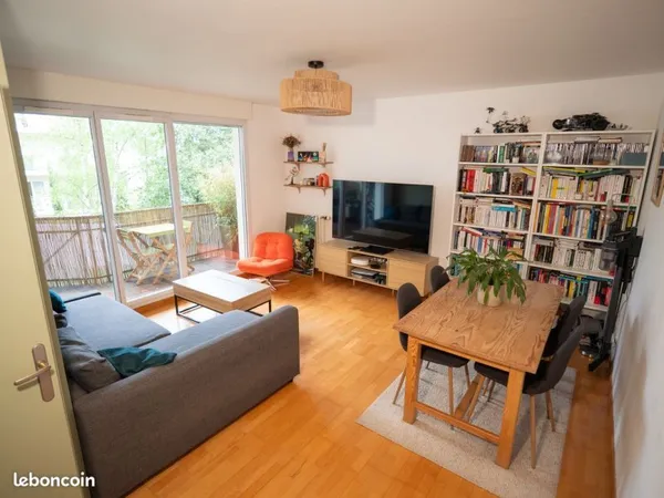 Appartement T2 48 m² Châtillon - Balcon traversant, parking, ascenseur, calme - Proche T6