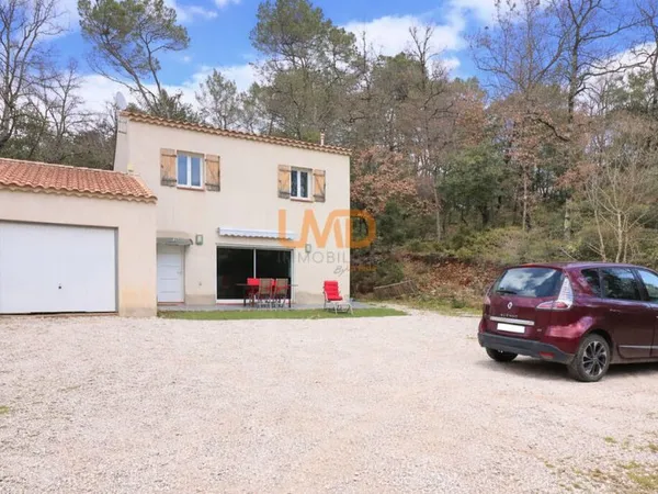 Saint Maximin: maison T5 de 2016: 125m2, garage, terrain 2500m2