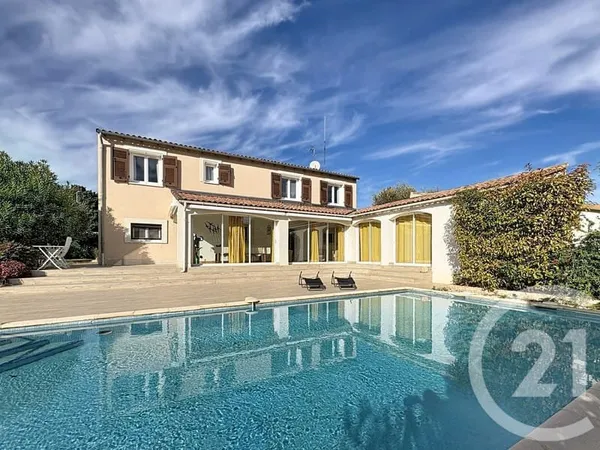Maison 8 pièces 222 m²
