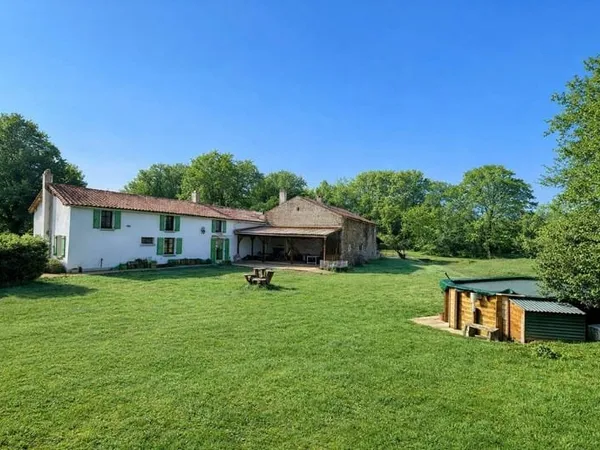 Maison 7 pièces 232 m²