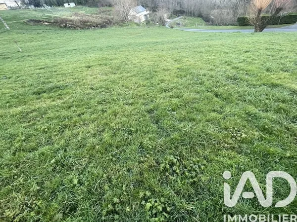 Terrain 3180 m²
