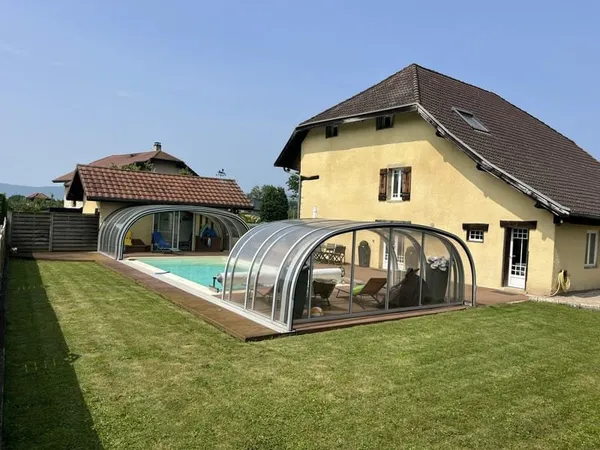 Maison individuelle avec piscine