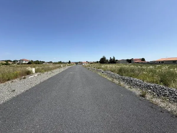 Terrain 750m2 à Joze