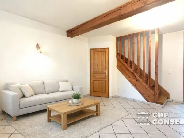 CHARMANTE MAISON DE BOURG